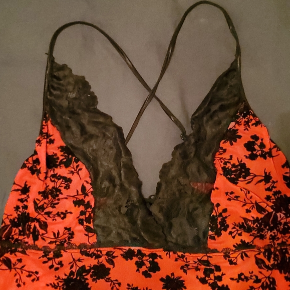 Plus size lace accent teddy - Picture 2 of 8